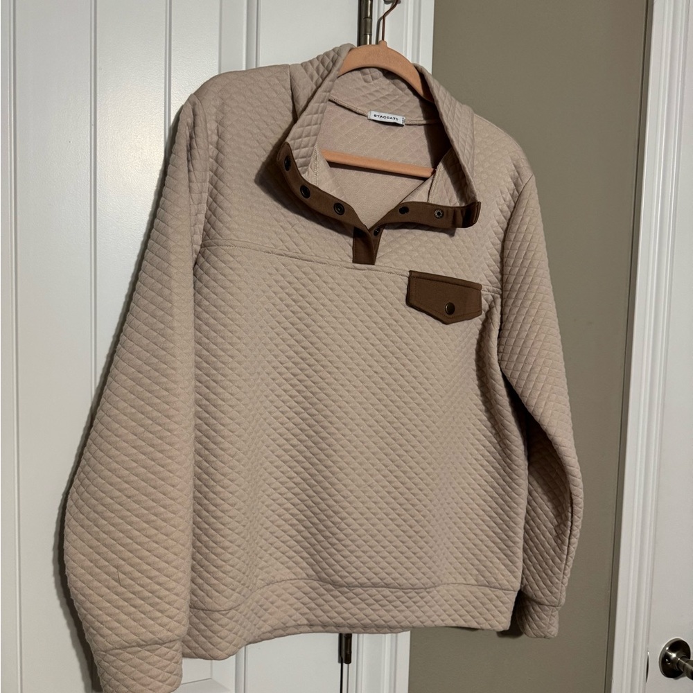 Staccato Beige Quilted Top